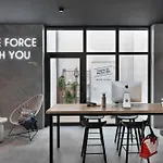 Hotel Moxy Lyon Airport 3*