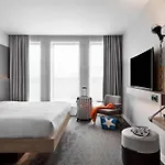 Moxy Lyon Airport Hotel Colombier-Saugnieu