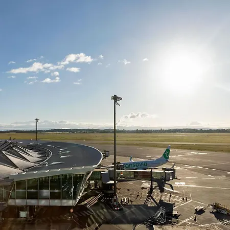 Moxy Lyon Airport