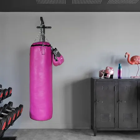 Moxy Lyon Airport Otel