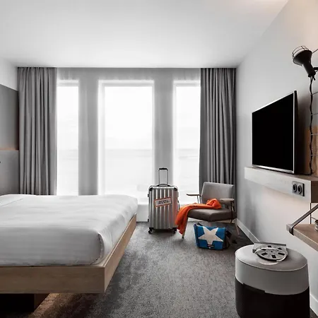 Moxy Lyon Airport Hotel Colombier-Saugnieu