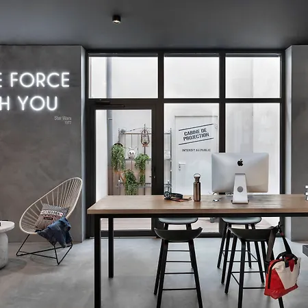 Moxy Lyon Airport