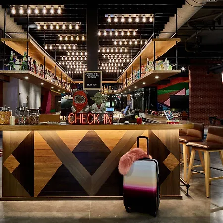 酒店 Moxy Lyon Airport 科隆别索尼约