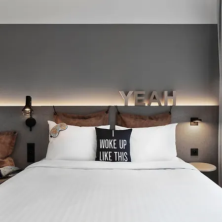Moxy Lyon Airport