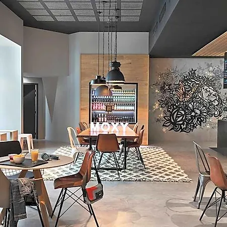 Moxy Lyon Airport 3* Colombier-Saugnieu