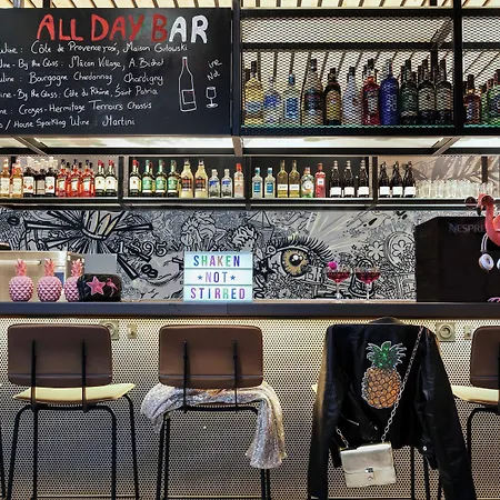 Hotel Moxy Lyon Airport Colombier-Saugnieu