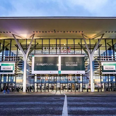 Hotel Moxy Lyon Airport