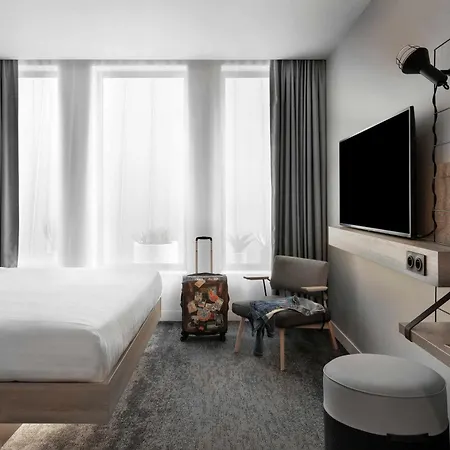 Hotel Moxy Lyon Airport